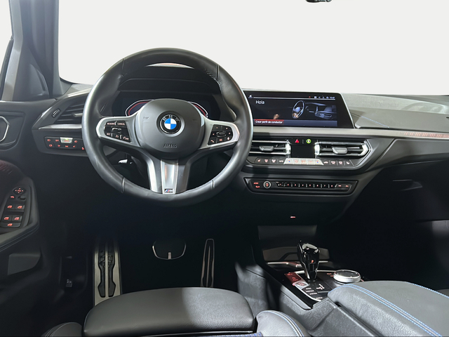 BMW Serie 1 118d color Gris. Año 2024. 110KW(150CV). Diésel. En concesionario San Pablo Motor | Su Eminencia de Sevilla