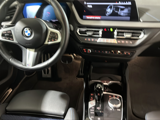 BMW Serie 1 118d color Gris. Año 2024. 110KW(150CV). Diésel. En concesionario San Pablo Motor | Su Eminencia de Sevilla