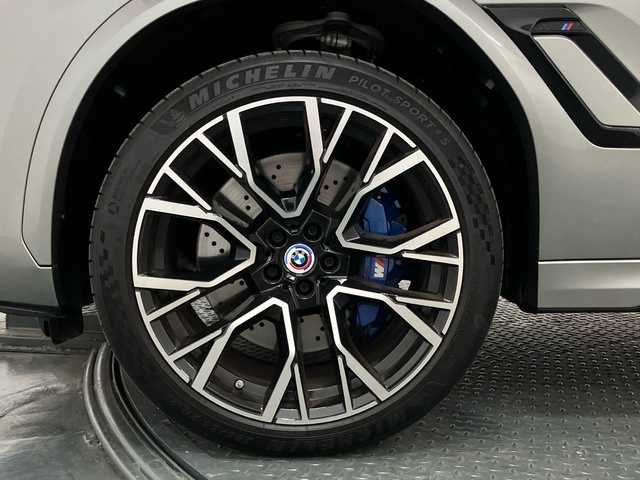 BMW M X6 M color Gris Plata. Año 2022. 441KW(600CV). Gasolina. En concesionario Proa Premium Palma de Baleares