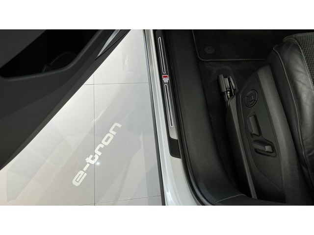 Audi e-tron Sportback S line 50 quattro 230 kW (313 CV)