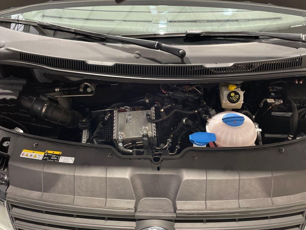 Volkswagen Caravelle 2.0 TDI - 10