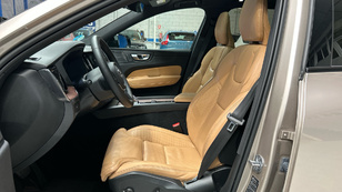 Volvo XC60 B4 D Ultimate Dark AWD Auto 145 kW (197 CV) - 8 Volvo XC60 B4 D Ocasión 145 KW (197CV) - 8