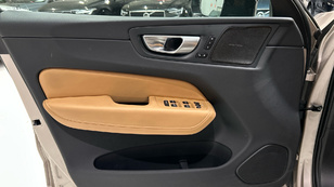 Volvo XC60 B4 D Ultimate Dark AWD Auto 145 kW (197 CV) - 42 Volvo XC60 B4 D Ocasión 145 KW (197CV) - 42