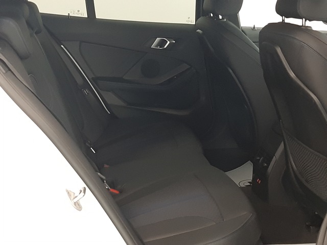 BMW Serie 1 118d color Blanco. Año 2024. 110KW(150CV). Diésel. En concesionario Automoviles Bertolin, S.L. de Valencia