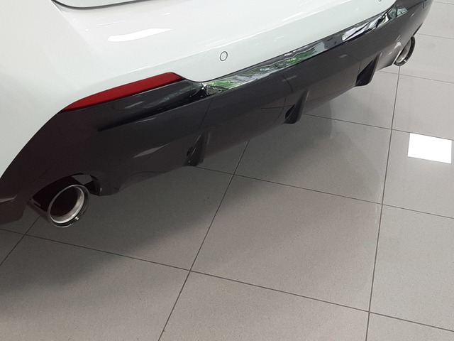 BMW Serie 1 118d color Blanco. Año 2024. 110KW(150CV). Diésel. En concesionario Automoviles Bertolin, S.L. de Valencia