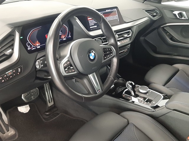 BMW Serie 1 118d color Blanco. Año 2024. 110KW(150CV). Diésel. En concesionario Automoviles Bertolin, S.L. de Valencia