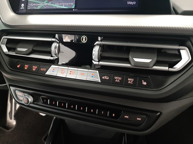 BMW Serie 1 118d color Blanco. Año 2024. 110KW(150CV). Diésel. En concesionario Automoviles Bertolin, S.L. de Valencia