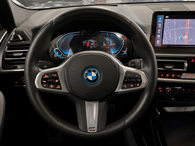BMW iX3 M Sport color Azul. Año 2025. 210KW(286CV). Eléctrico. En concesionario Engasa S.A. de Valencia