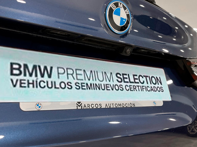BMW iX3 M Sport color Azul. Año 2025. 210KW(286CV). Eléctrico. En concesionario Engasa S.A. de Valencia