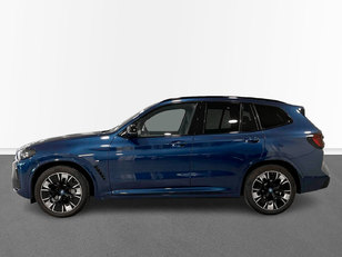 Fotos de BMW iX3 M Sport color Azul. Año 2025. 210KW(286CV). Eléctrico. En concesionario Engasa S.A. de Valencia