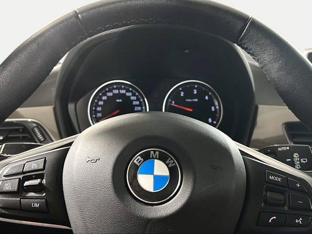 BMW X1 sDrive20d color Gris. Año 2021. 140KW(190CV). Diésel. En concesionario San Pablo Motor | Su Eminencia de Sevilla