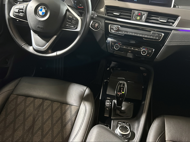 BMW X1 sDrive20d color Gris. Año 2021. 140KW(190CV). Diésel. En concesionario San Pablo Motor | Su Eminencia de Sevilla