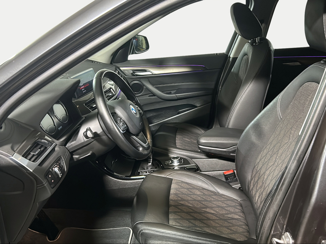 BMW X1 sDrive20d color Gris. Año 2021. 140KW(190CV). Diésel. En concesionario San Pablo Motor | Su Eminencia de Sevilla