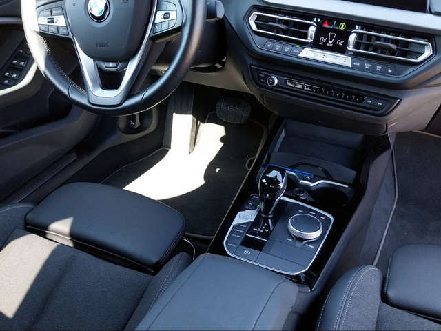 BMW Serie 2 218d Gran Coupe color Negro. Año 2024. 110KW(150CV). Diésel. En concesionario San Rafael Motor, S.L. de Córdoba
