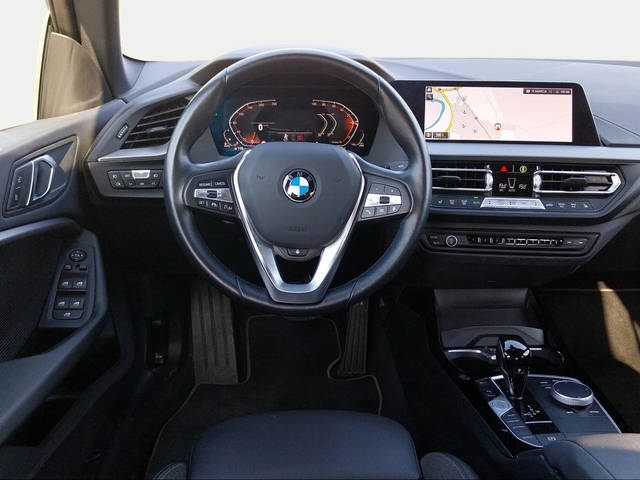 BMW Serie 2 218d Gran Coupe color Rojo. Año 2024. 110KW(150CV). Diésel. En concesionario San Rafael Motor, S.L. de Córdoba