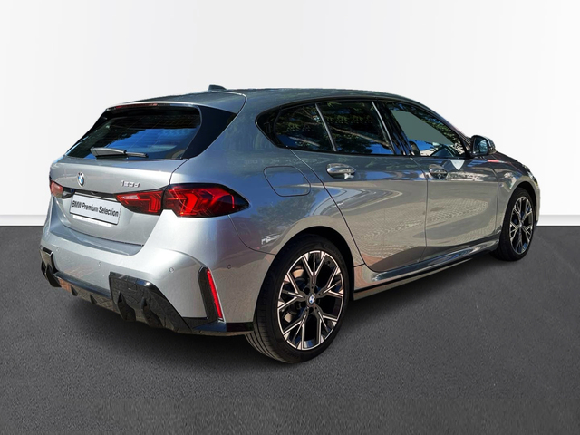 BMW Serie 1 120d color Gris. Año 2025. 120KW(163CV). Diésel. En concesionario Murcia Premium S.L. AV DEL ROCIO de Murcia