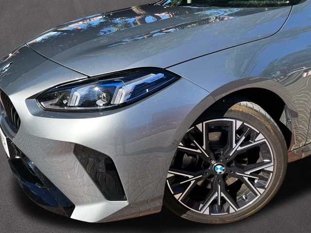 BMW Serie 1 120d color Gris. Año 2025. 120KW(163CV). Diésel. En concesionario Murcia Premium S.L. AV DEL ROCIO de Murcia