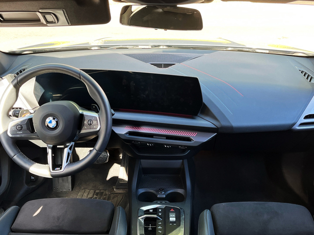 BMW Serie 1 120d color Gris. Año 2025. 120KW(163CV). Diésel. En concesionario Murcia Premium S.L. AV DEL ROCIO de Murcia