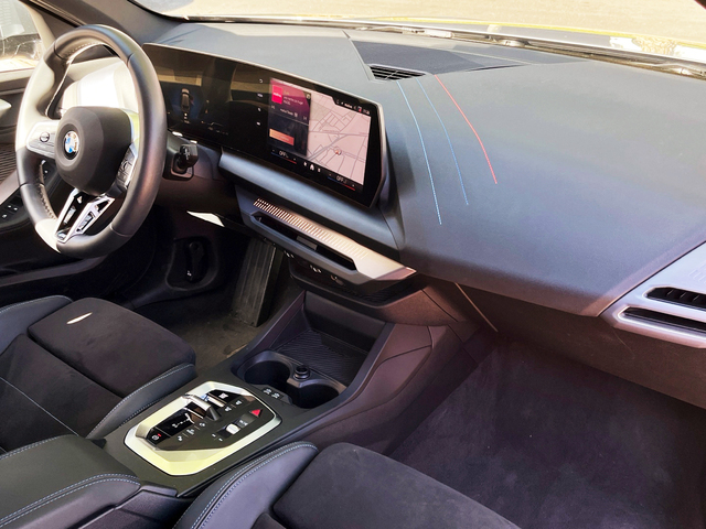 BMW Serie 1 120d color Gris. Año 2025. 120KW(163CV). Diésel. En concesionario Murcia Premium S.L. AV DEL ROCIO de Murcia