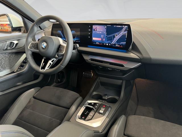 BMW Serie 1 120d color Blanco. Año 2024. 120KW(163CV). Diésel. En concesionario Automotor Premium Velázquez - Málaga de Málaga