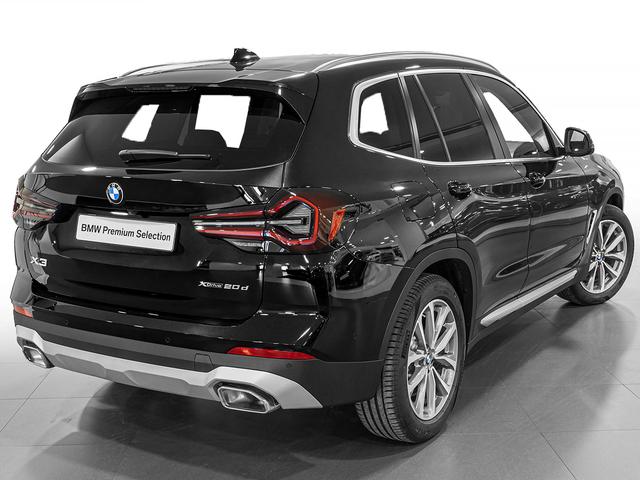 BMW X3 xDrive20d color Negro. Año 2024. 140KW(190CV). Diésel. En concesionario Caetano Cuzco, Alcalá de Madrid