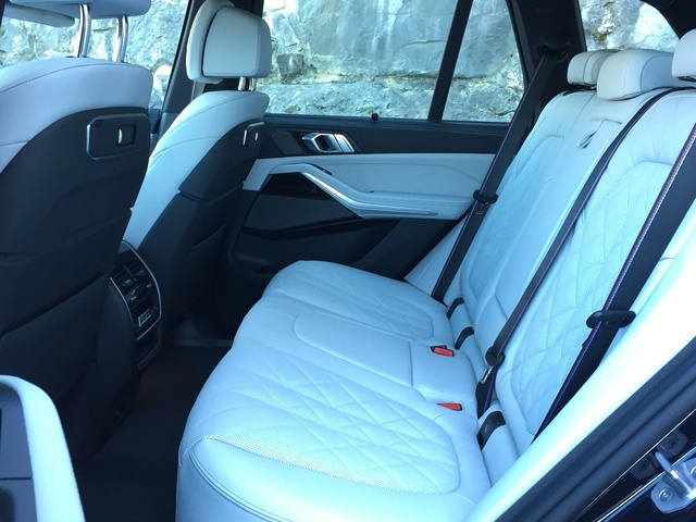 BMW X5 xDrive50e color Negro. Año 2025. 360KW(489CV). Híbrido Electro/Gasolina. En concesionario Grünblau Motor (Bmw y Mini) de Cantabria