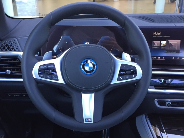 BMW X5 xDrive50e color Negro. Año 2025. 360KW(489CV). Híbrido Electro/Gasolina. En concesionario Grünblau Motor (Bmw y Mini) de Cantabria