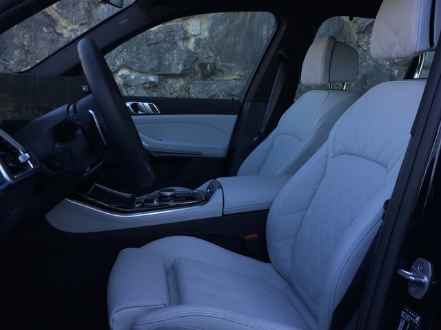 BMW X5 xDrive50e color Negro. Año 2025. 360KW(489CV). Híbrido Electro/Gasolina. En concesionario Grünblau Motor (Bmw y Mini) de Cantabria