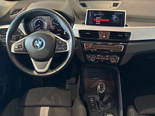 BMW X1 sDrive18d color Gris Plata. Año 2022. 110KW(150CV). Diésel. En concesionario BMW Marcos Automoción de Valencia