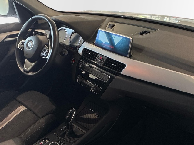 BMW X1 sDrive18d color Gris Plata. Año 2022. 110KW(150CV). Diésel. En concesionario BMW Marcos Automoción de Valencia