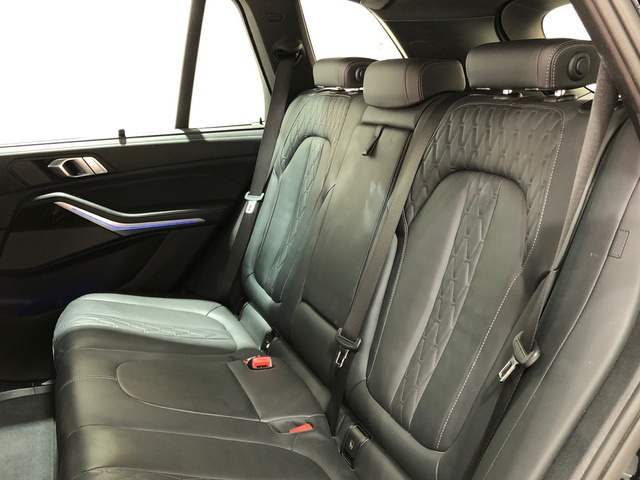 BMW X5 xDrive30d color Negro. Año 2024. 219KW(298CV). Diésel. En concesionario Movilnorte El Carralero de Madrid