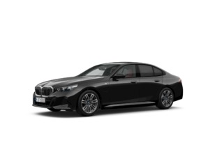 Fotos de BMW Serie 5 530e color Negro. Año 2024. 220KW(299CV). Híbrido Electro/Gasolina. En concesionario Movilnorte El Plantio de Madrid