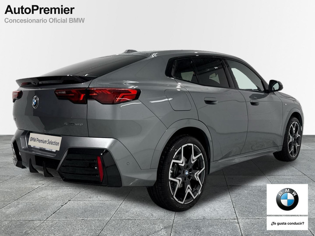 BMW X2 sDrive18d color Gris. Año 2025. 110KW(150CV). Diésel. En concesionario Auto Premier, S.A. - ALCALÁ DE HENARES de Madrid