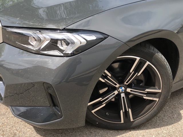 BMW Serie 3 320d color Gris. Año 2025. 140KW(190CV). Diésel. En concesionario Auto Premier, S.A. - ALCALÁ DE HENARES de Madrid