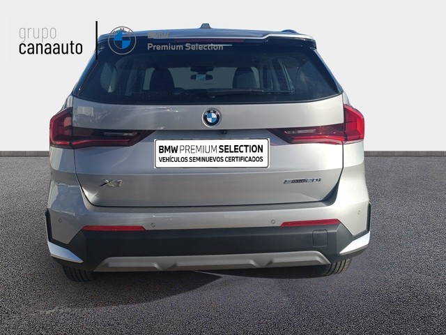 BMW X1 sDrive20i color Gris Plata. Año 2024. 125KW(170CV). Gasolina. En concesionario TACO de Sta. C. Tenerife