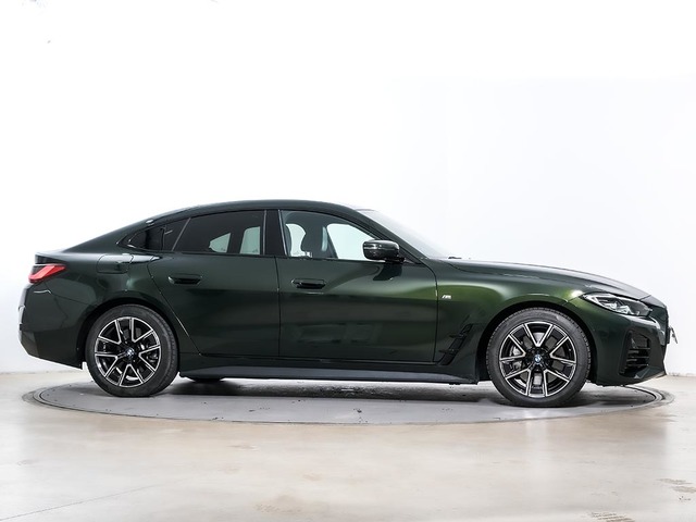 BMW Serie 4 430d Gran Coupe color Verde. Año 2024. 210KW(286CV). Diésel. En concesionario Oliva Motor Tarragona de Tarragona