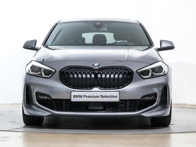 BMW Serie 1 118d color Gris. Año 2024. 110KW(150CV). Diésel. En concesionario Oliva Motor Tarragona de Tarragona