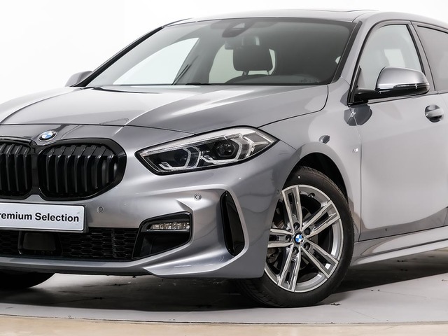BMW Serie 1 118d color Gris. Año 2024. 110KW(150CV). Diésel. En concesionario Oliva Motor Tarragona de Tarragona