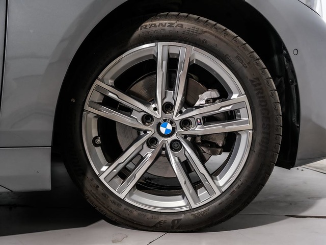 BMW Serie 1 118d color Gris. Año 2024. 110KW(150CV). Diésel. En concesionario Oliva Motor Tarragona de Tarragona