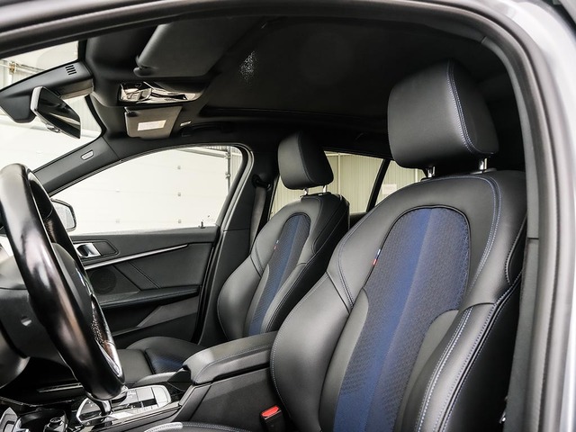 BMW Serie 1 118d color Gris. Año 2024. 110KW(150CV). Diésel. En concesionario Oliva Motor Tarragona de Tarragona