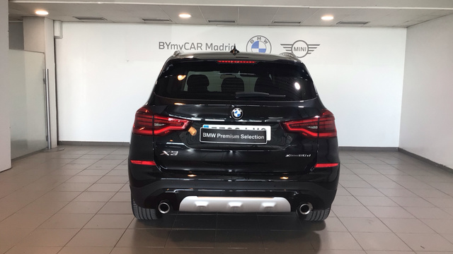 BMW X3 xDrive20d color Negro. Año 2021. 140KW(190CV). Diésel. En concesionario BYmyCAR Madrid - Alcalá de Madrid