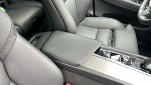 Volvo XC60 T6 Recharge Plus Dark AWD Auto 257 kW (350 CV) - 25 Volvo XC60 T6 Ocasión 257 KW (350CV) - 25