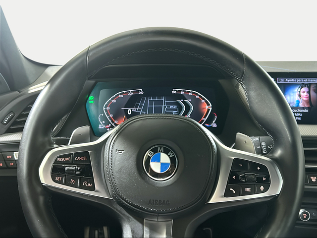 BMW Serie 1 118d color Blanco. Año 2022. 110KW(150CV). Diésel. En concesionario San Pablo Motor | Su Eminencia de Sevilla