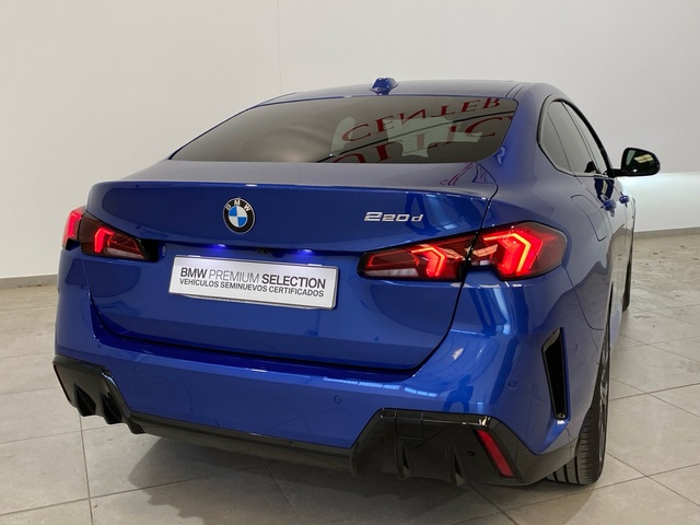 BMW Serie 2 220d Gran Coupe color Azul. Año 2025. 120KW(163CV). Diésel. En concesionario Burgocar (Bmw y Mini) de Burgos