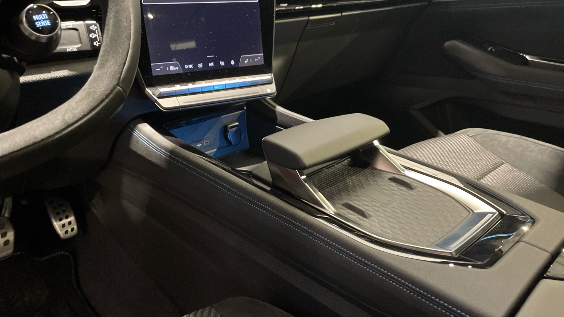 Renault Espace E-Tech 200 - 17