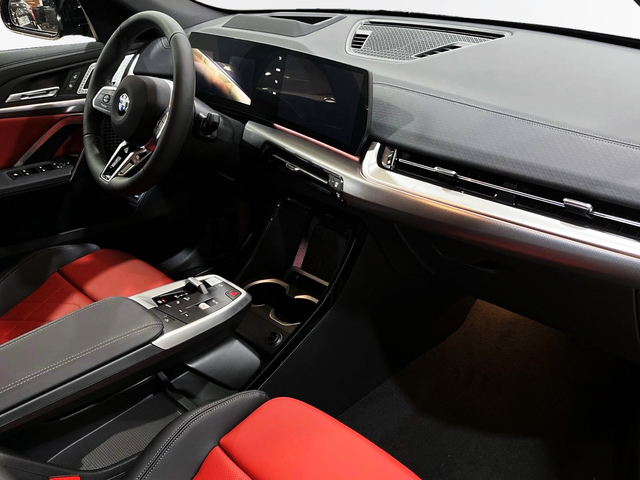 BMW X2 sDrive18d color Negro. Año 2025. 110KW(150CV). Diésel. En concesionario CARTAGENA PREMIUM S.L. de Murcia