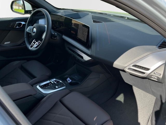 BMW Serie 1 120d color Gris. Año 2025. 120KW(163CV). Diésel. En concesionario Murcia Premium S.L. AV DEL ROCIO de Murcia