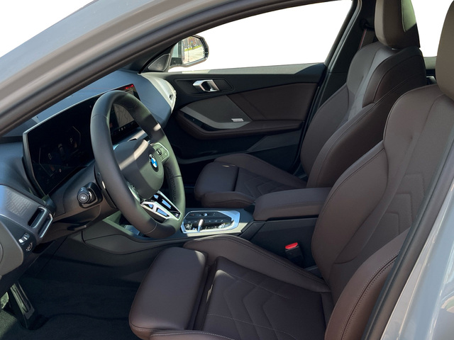 BMW Serie 1 120d color Gris. Año 2025. 120KW(163CV). Diésel. En concesionario CARTAGENA PREMIUM S.L. de Murcia