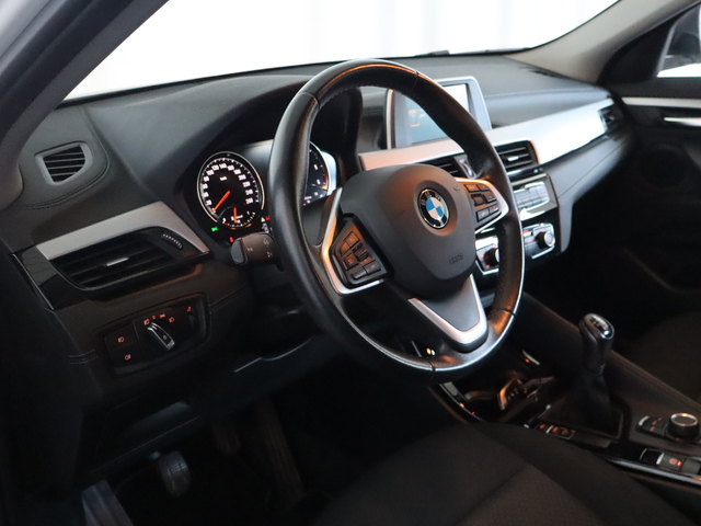 BMW X2 sDrive16d color Blanco. Año 2019. 85KW(116CV). Diésel. En concesionario Pruna Motor de Barcelona