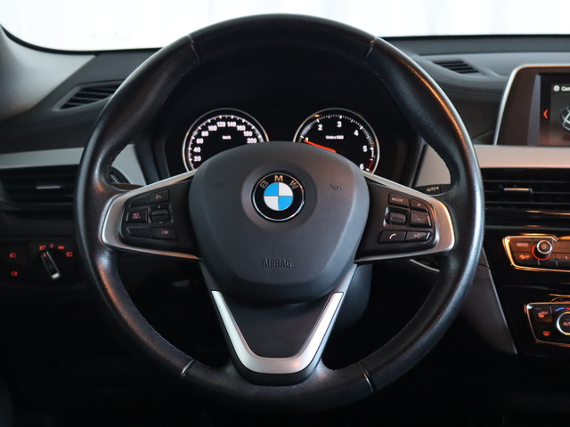 BMW X2 sDrive16d color Blanco. Año 2019. 85KW(116CV). Diésel. En concesionario Pruna Motor de Barcelona